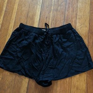 Hollister black flowy shorts